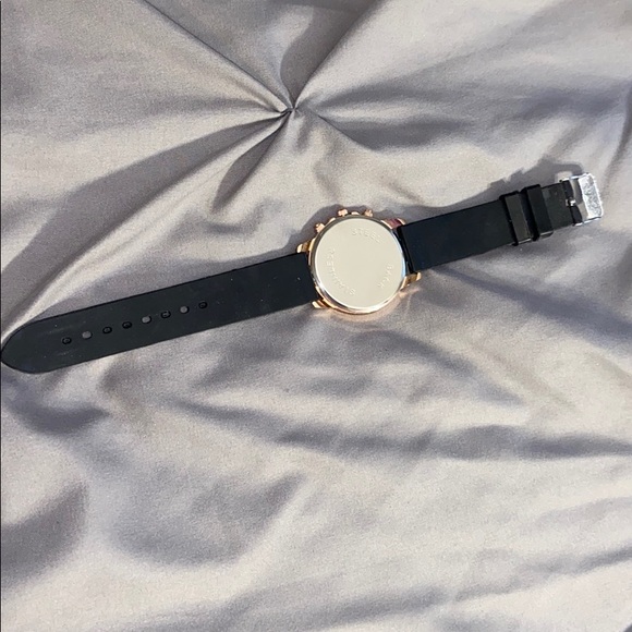 Women’s Watch - Picture 5 of 6